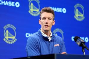 11号签！邓利维：我们各个位置都缺人 选秀不拘泥于球员的位置