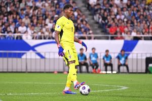 本田圭佑称赞铃木彩艳：他身体素质就像怪物一样，开大脚力度很大
