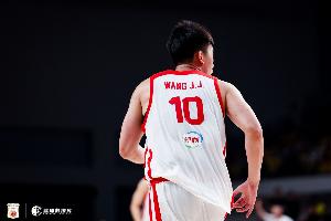 不如之前！王俊杰全场3投1中 得到5分3板1助另有3失误&4犯规