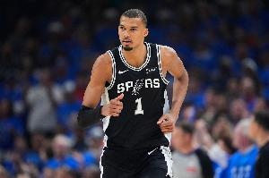 A·史密斯：文班亚马在法国就是乔丹 他是NBA门面&票房保证